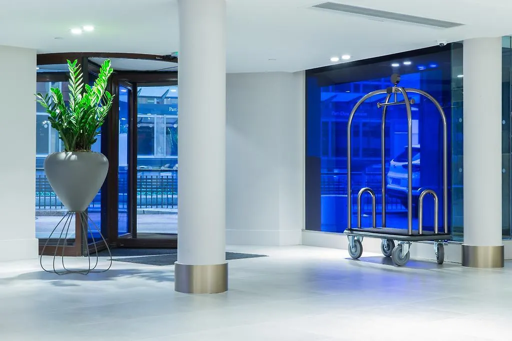 **** Hotel Radisson Blu Hotel, Lione Francia